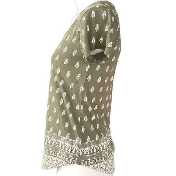 Lucky Brand small green tee- shirt.  0696 - Picture 3 of 6